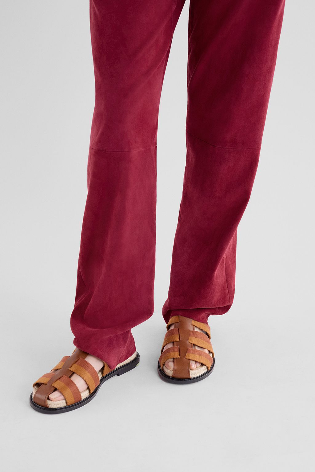 Fashion Week Paris Spring/Summer 2025 look 39 from the Longchamp collection 女装配饰