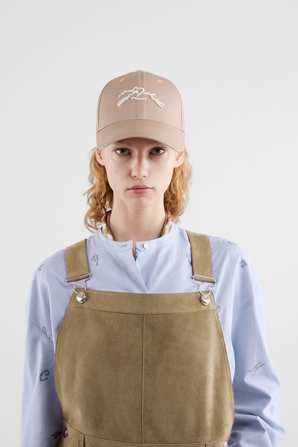 Fashion Week Paris Spring/Summer 2025 look 48 from the Longchamp collection 女装配饰