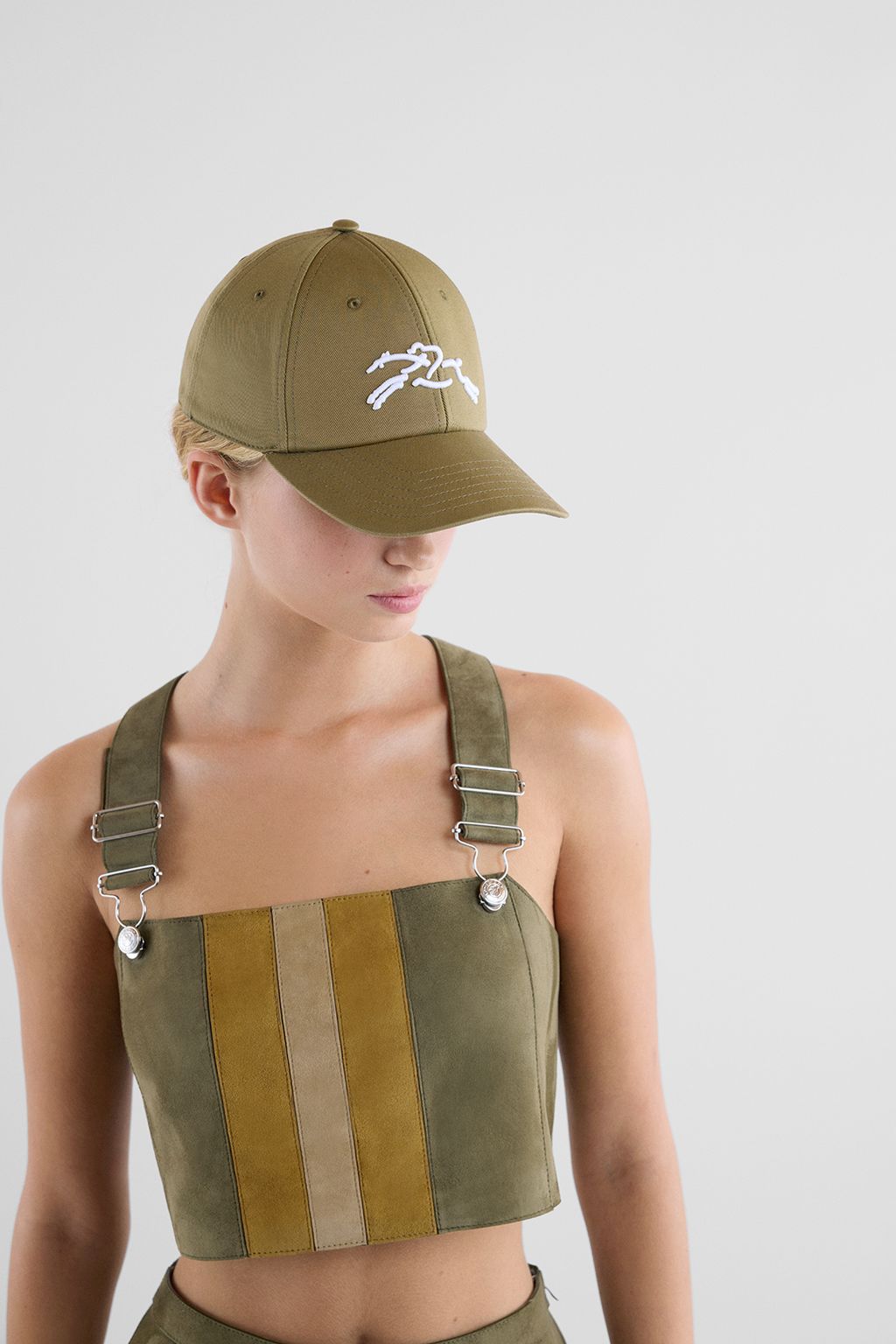 Fashion Week Paris Spring/Summer 2025 look 49 from the Longchamp collection 女装配饰