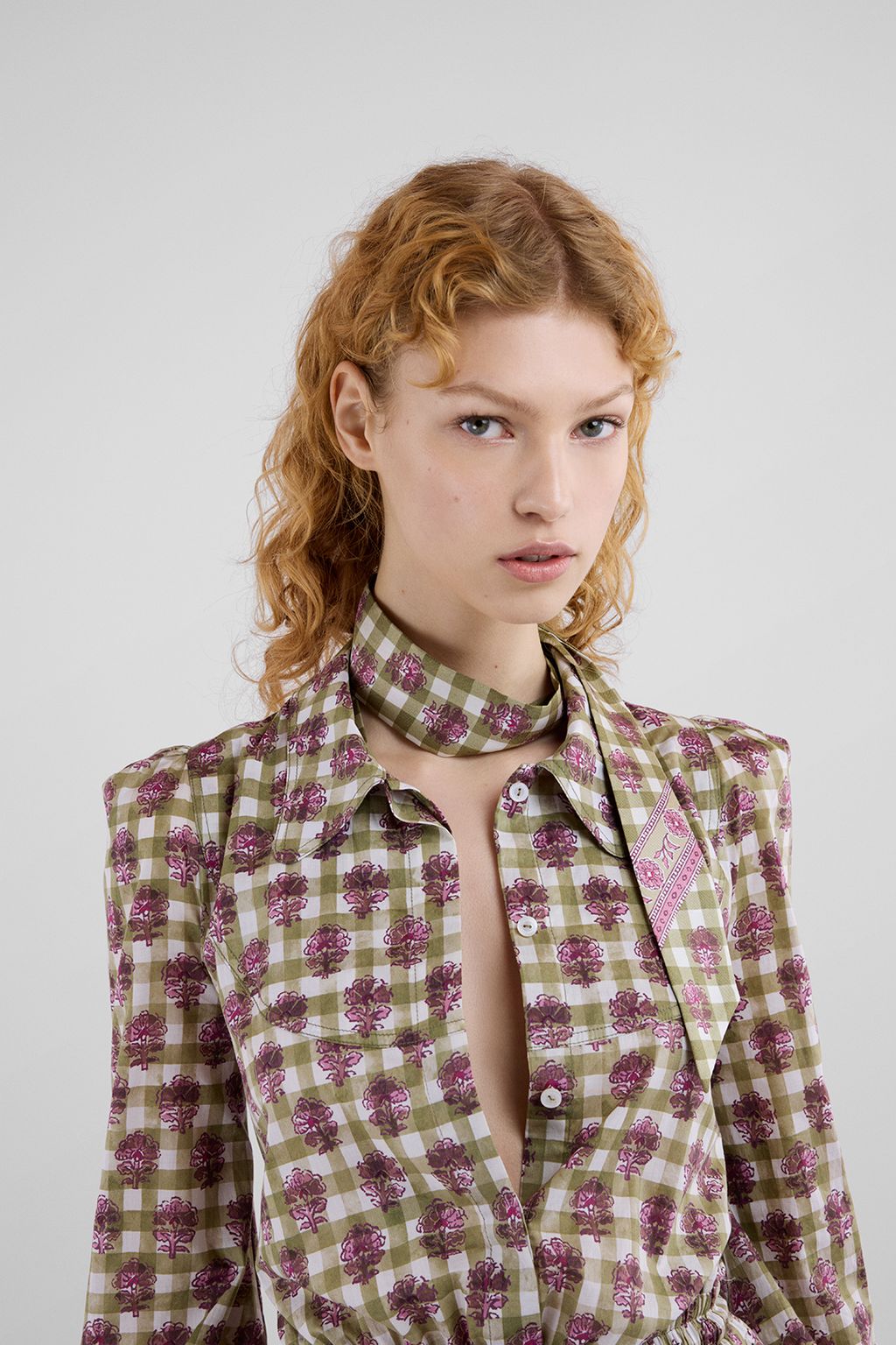 Fashion Week Paris Spring/Summer 2025 look 52 from the Longchamp collection womenswear accessories