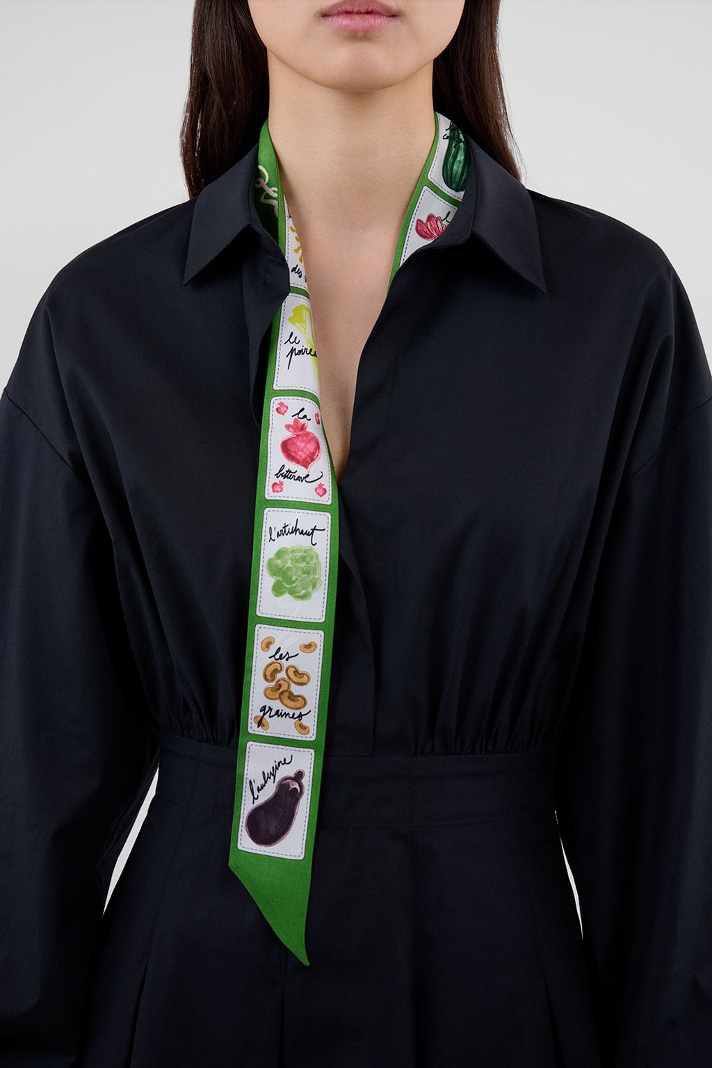 Fashion Week Paris Spring/Summer 2025 look 53 from the Longchamp collection 女装配饰