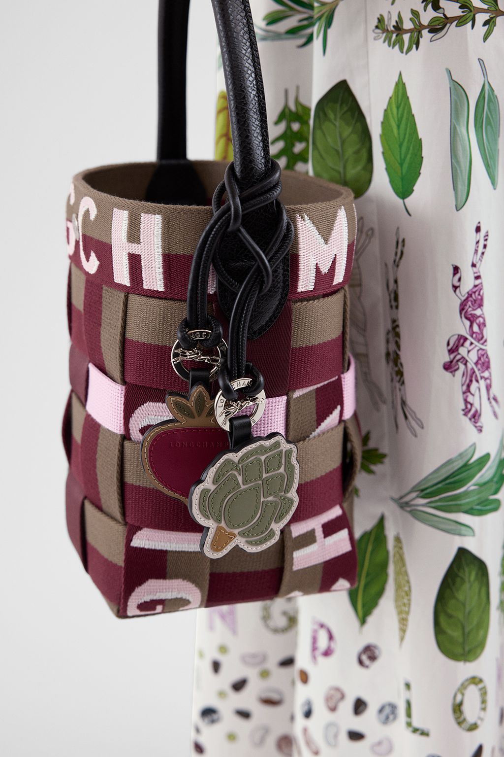 Fashion Week Paris Spring/Summer 2025 look 55 from the Longchamp collection womenswear accessories