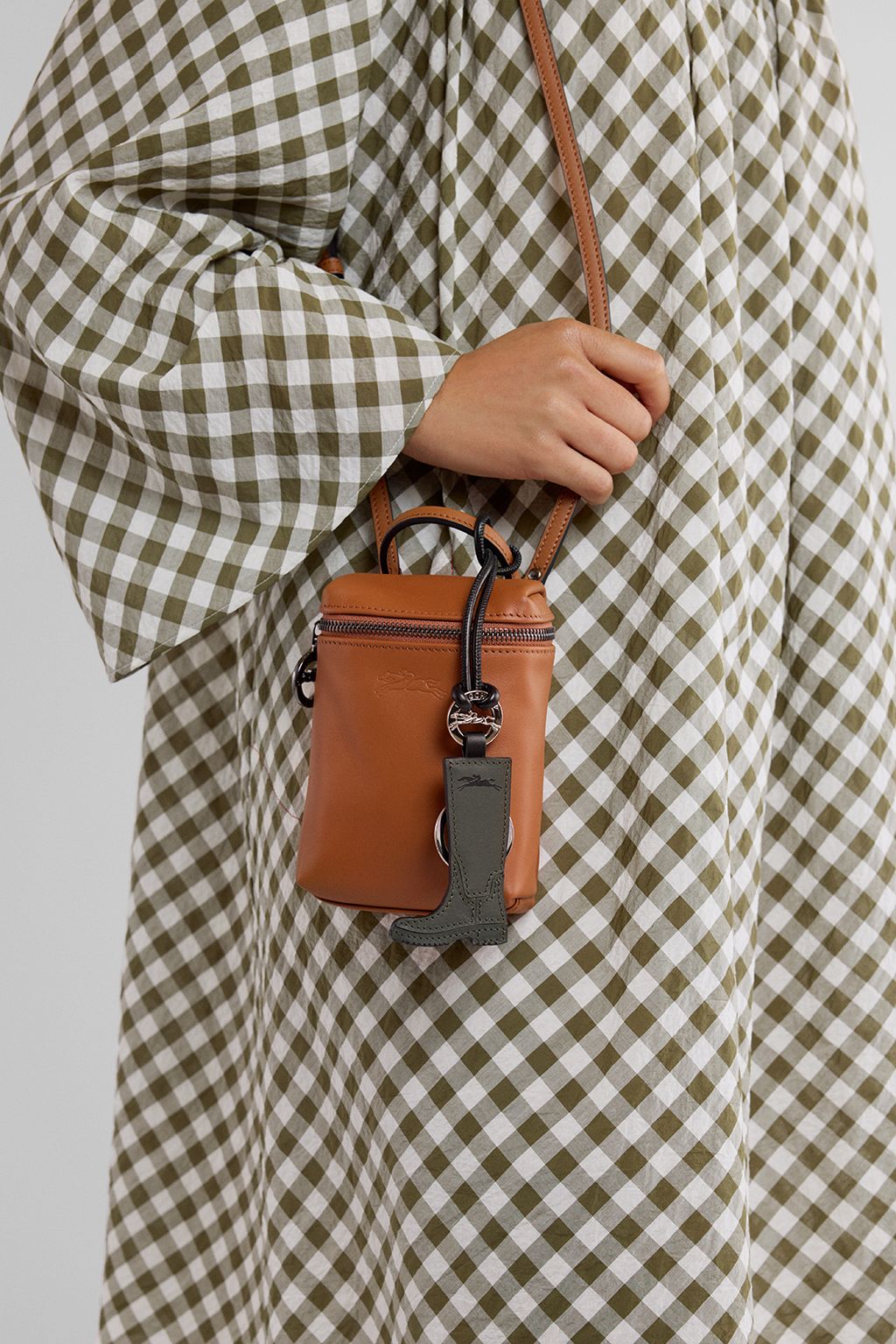 Fashion Week Paris Spring/Summer 2025 look 58 from the Longchamp collection 女装配饰