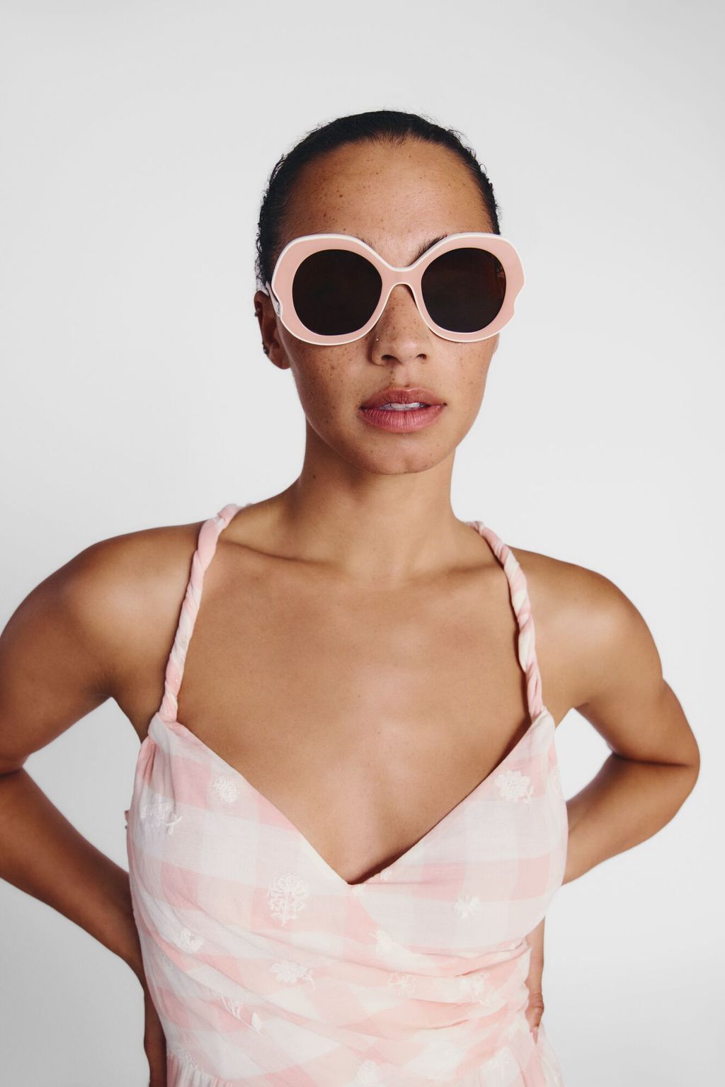 Fashion Week Paris Spring/Summer 2025 look 23 from the Longchamp collection womenswear