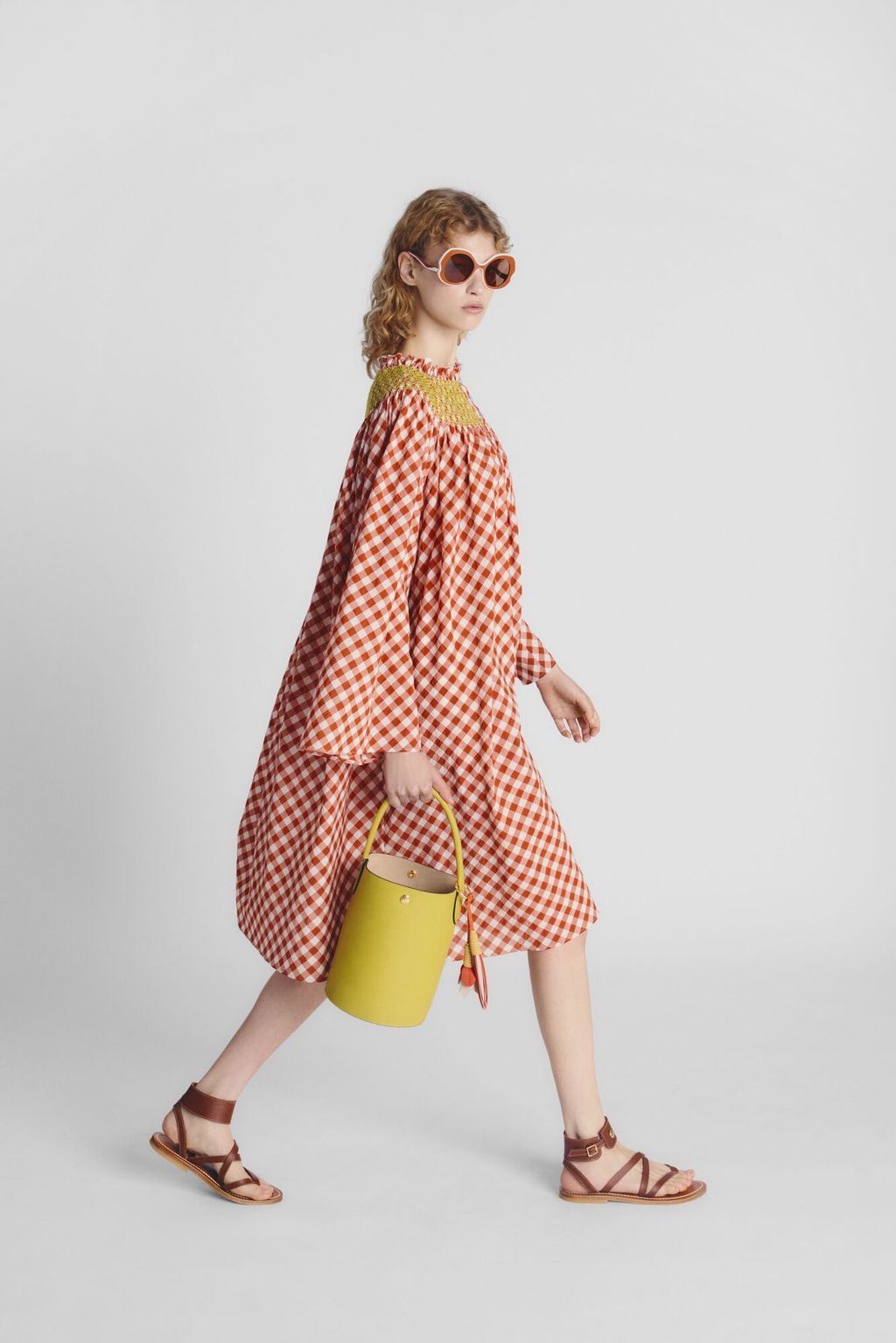 Fashion Week Paris Spring/Summer 2025 look 46 from the Longchamp collection womenswear