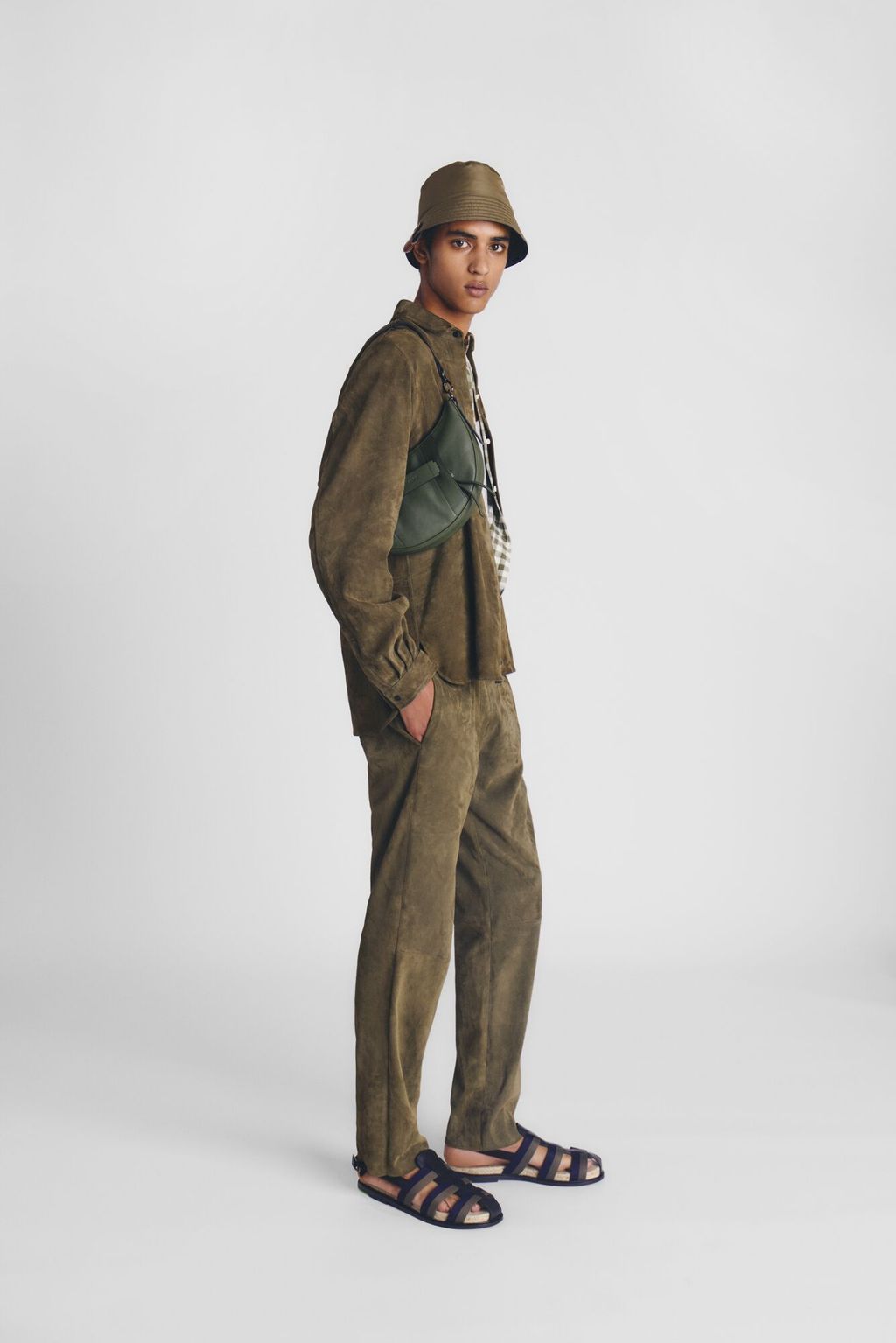 Fashion Week Paris Spring/Summer 2025 look 52 from the Longchamp collection womenswear