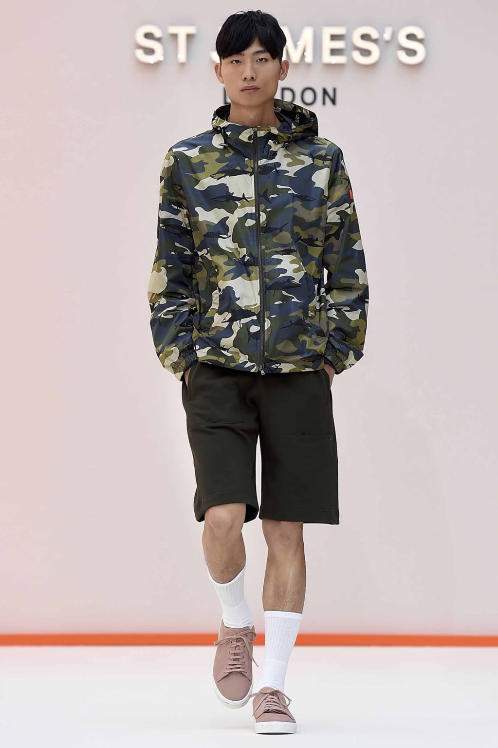 Fashion Week London Spring/Summer 2019 look 1 from the St James collection menswear