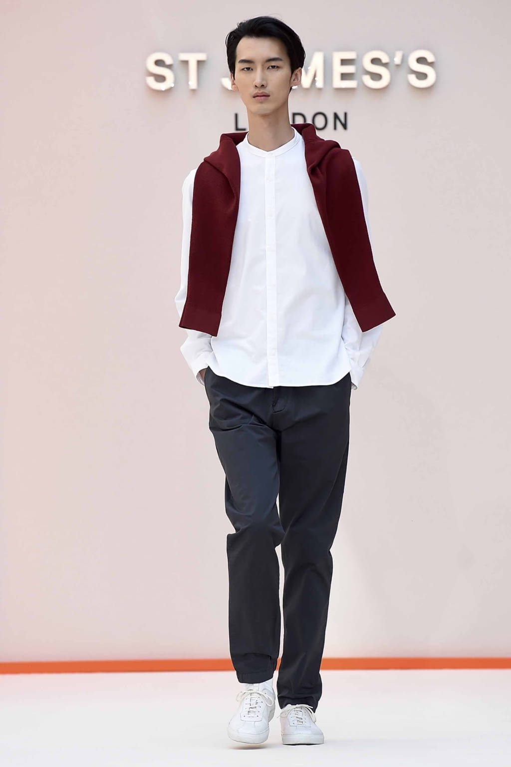 Fashion Week London Spring/Summer 2019 look 9 from the St James collection menswear