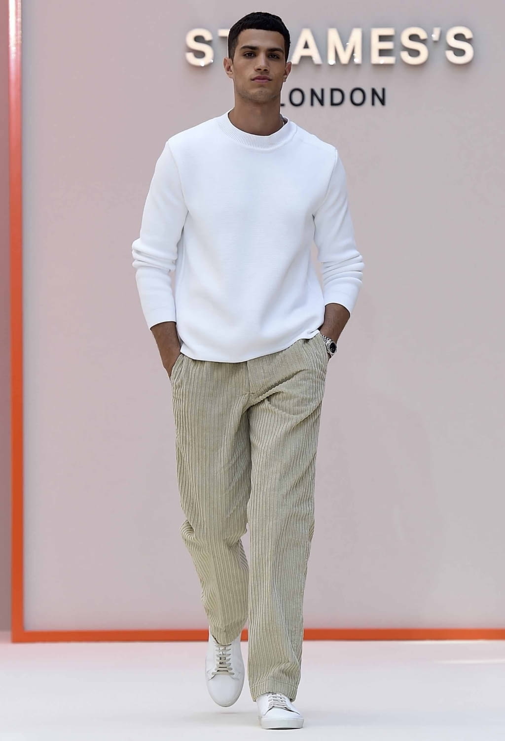 Fashion Week London Spring/Summer 2019 look 30 from the St James collection menswear