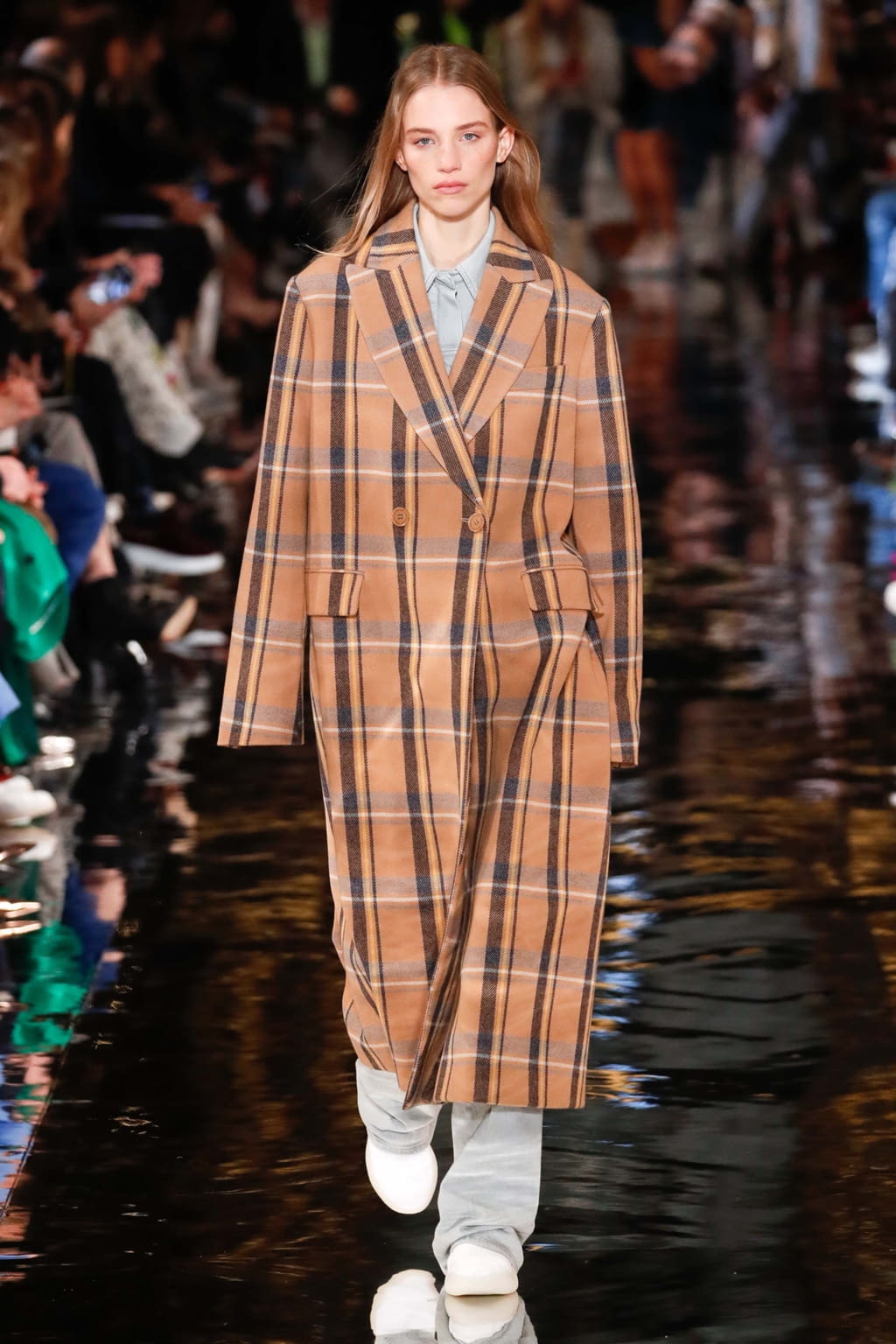 Fashion Week Paris Fall/Winter 2018 look 30 from the Stella McCartney collection 女装