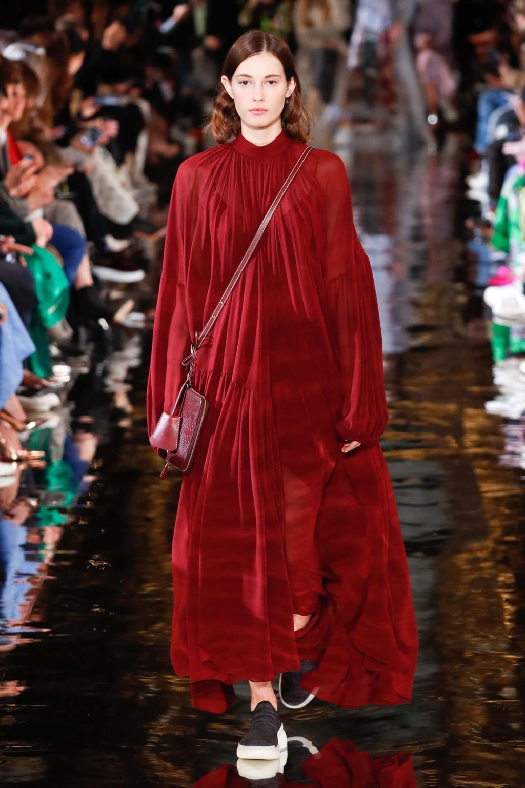 Fashion Week Paris Fall/Winter 2018 look 36 from the Stella McCartney collection 女装