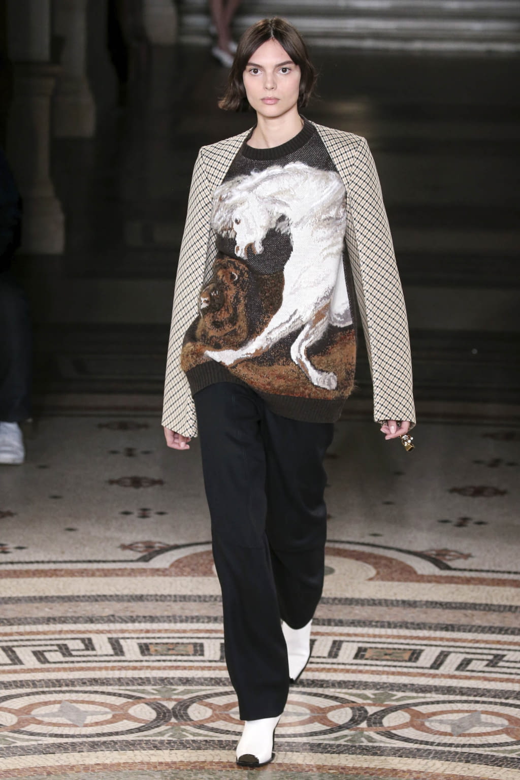 Fashion Week Paris Fall/Winter 2017 look 4 from the Stella McCartney collection womenswear