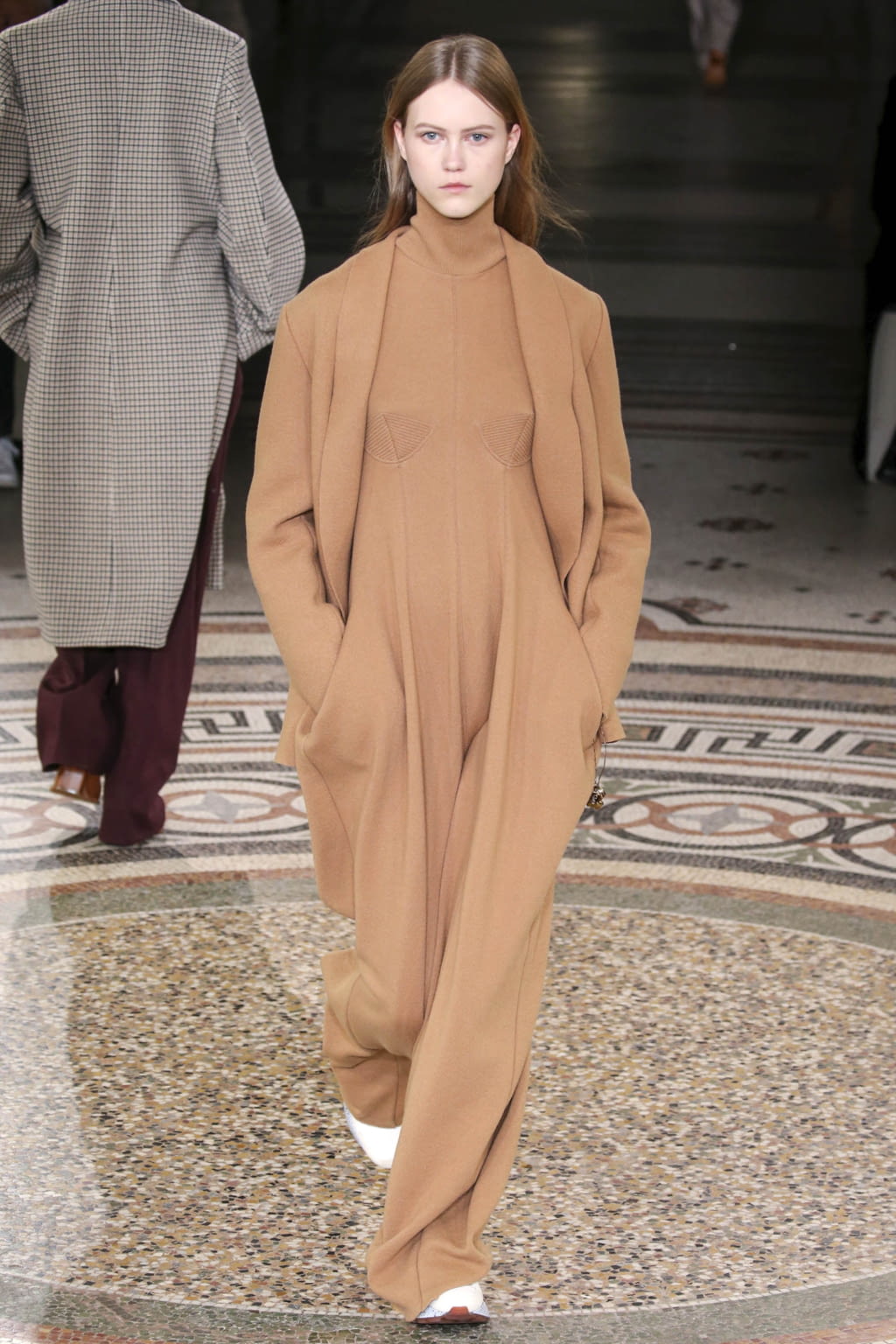 Fashion Week Paris Fall/Winter 2017 look 8 from the Stella McCartney collection womenswear