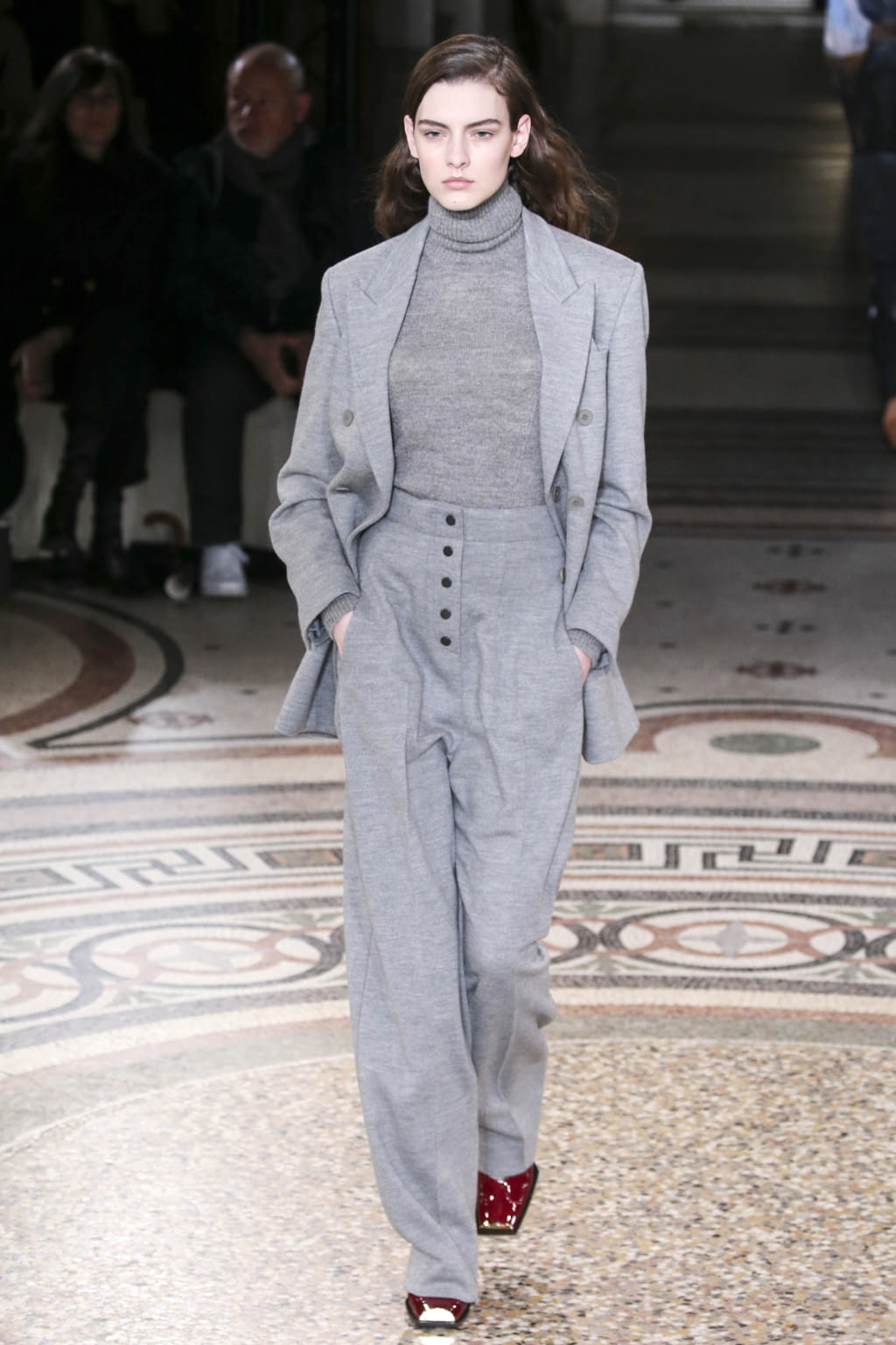 Fashion Week Paris Fall/Winter 2017 look 15 from the Stella McCartney collection womenswear