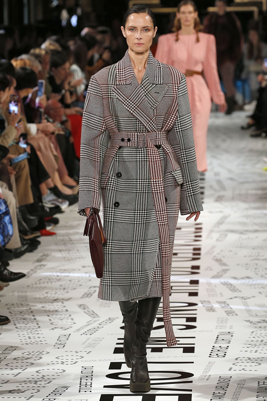 Fashion Week Paris Fall/Winter 2019 look 6 from the Stella McCartney collection 女装