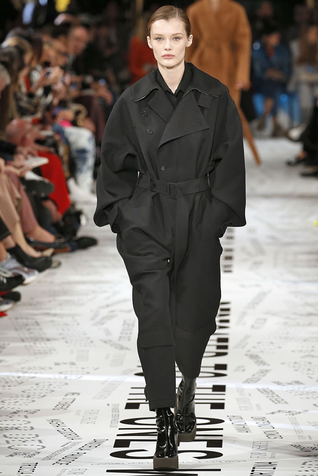 Fashion Week Paris Fall/Winter 2019 look 20 from the Stella McCartney collection womenswear