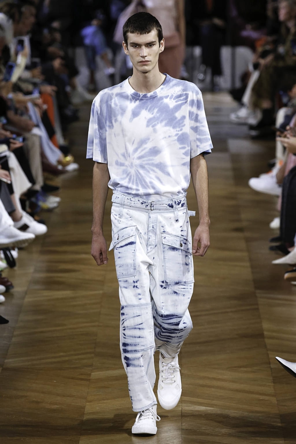 Fashion Week Paris Spring/Summer 2019 look 40 from the Stella McCartney collection 男装