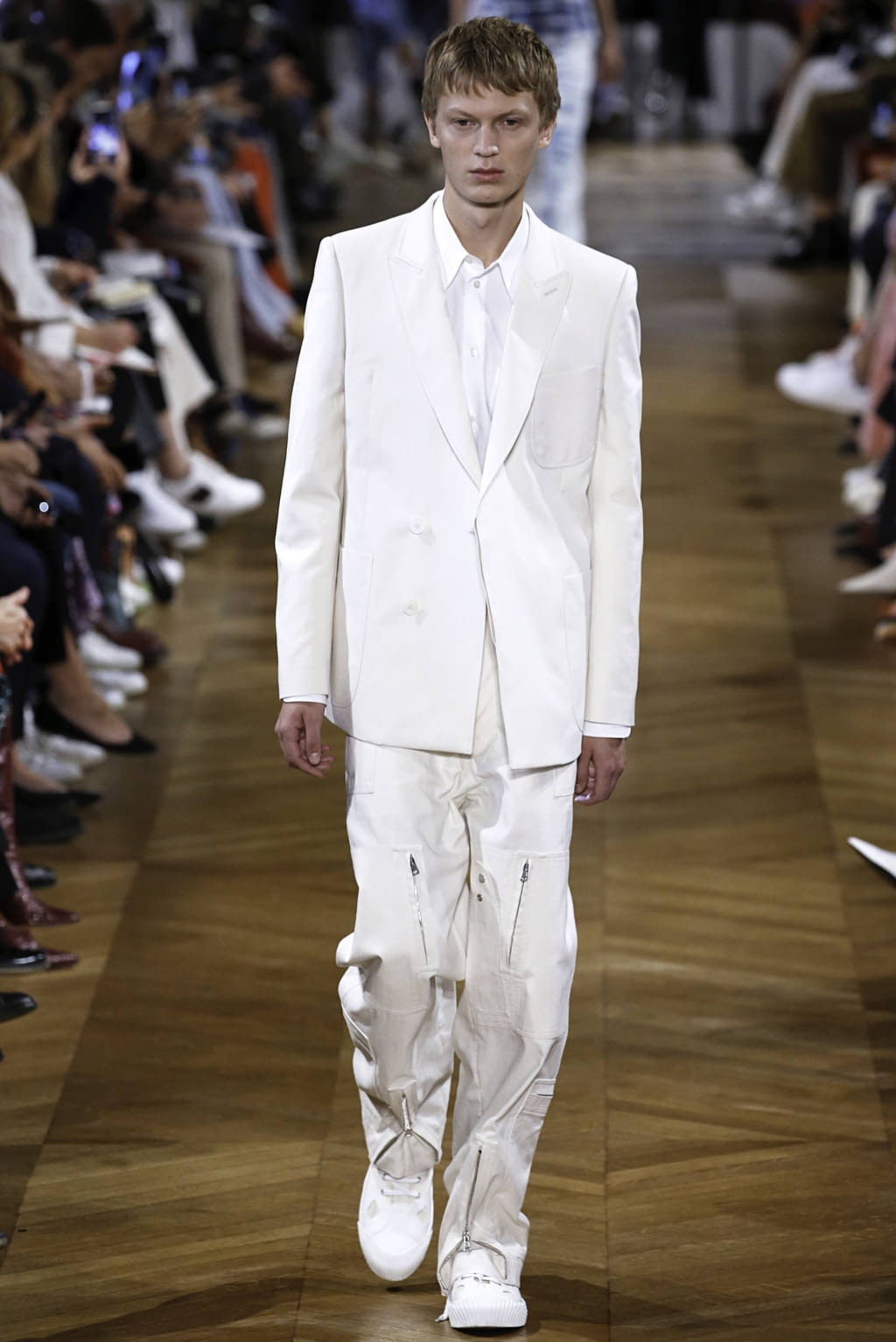 Fashion Week Paris Spring/Summer 2019 look 47 from the Stella McCartney collection 男装