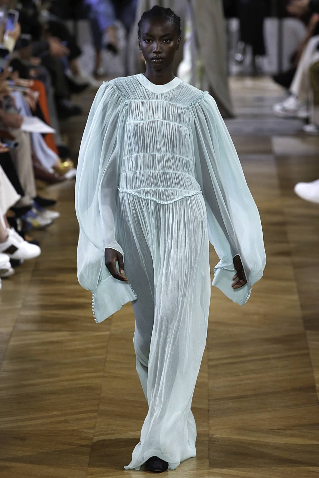 Fashion Week Paris Spring/Summer 2019 look 39 from the Stella McCartney collection 女装