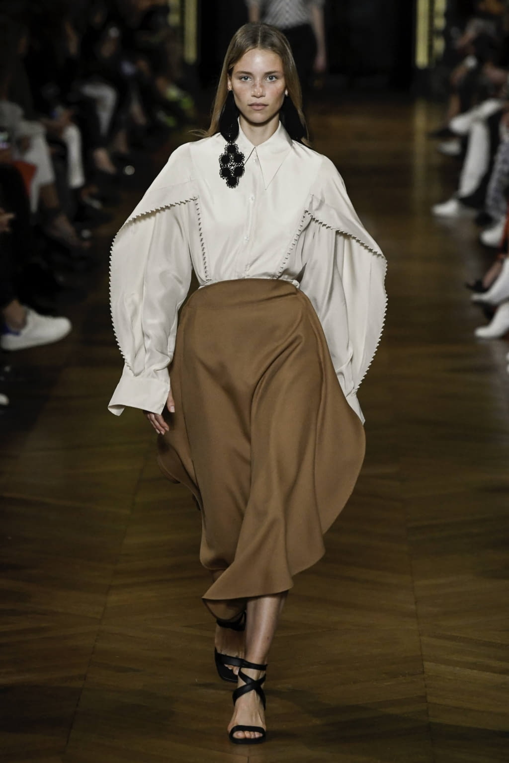 Fashion Week Paris Spring/Summer 2020 look 3 from the Stella McCartney collection womenswear