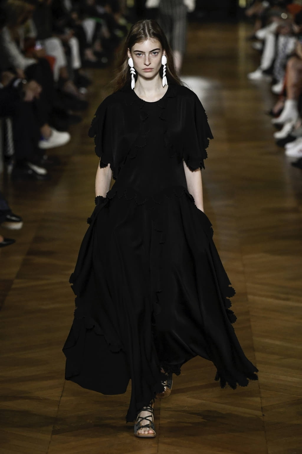 Fashion Week Paris Spring/Summer 2020 look 6 from the Stella McCartney collection womenswear