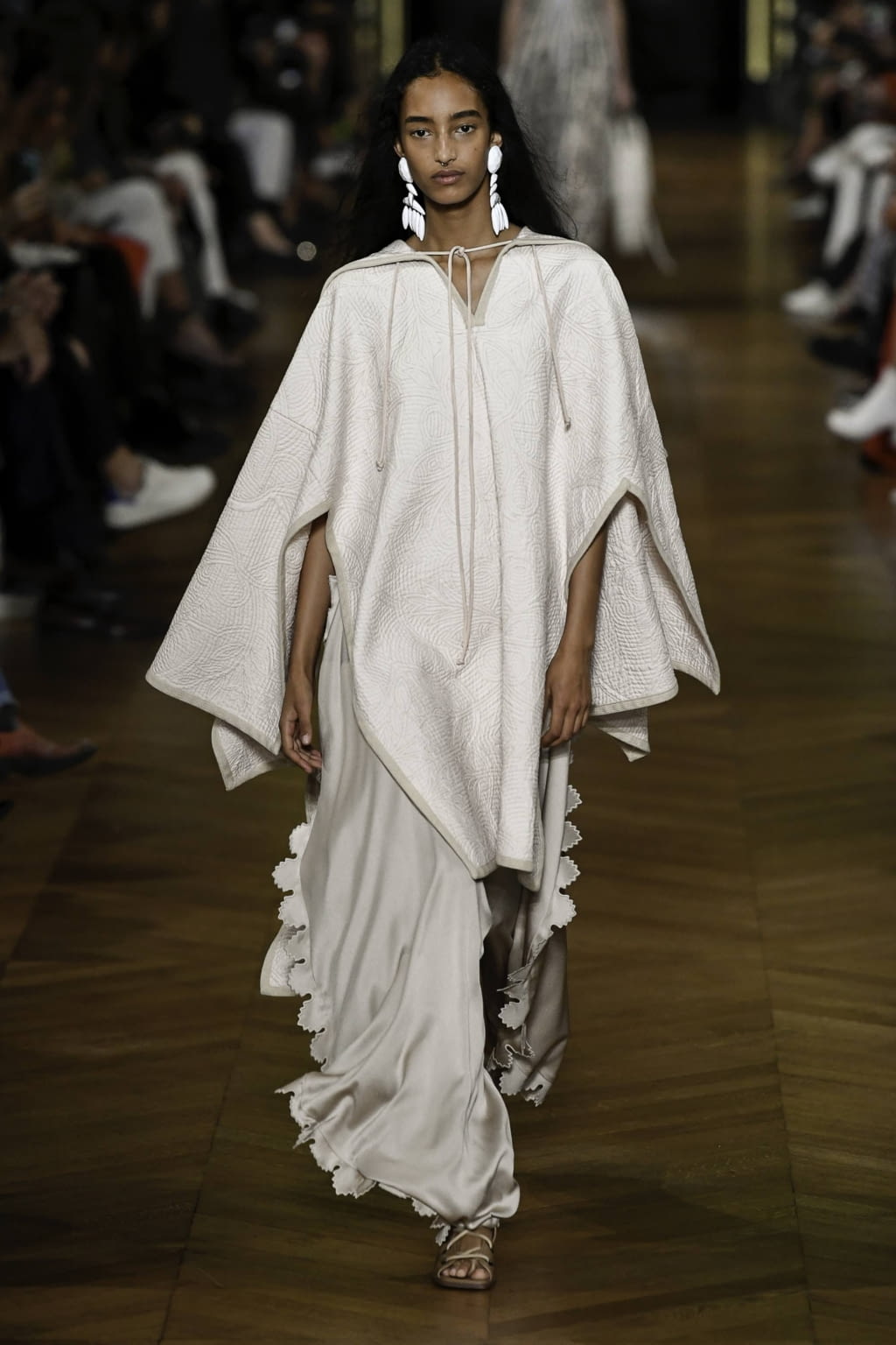 Fashion Week Paris Spring/Summer 2020 look 43 from the Stella McCartney collection 女装