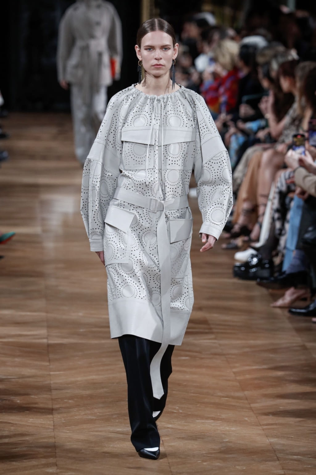 Fashion Week Paris Fall/Winter 2020 look 2 from the Stella McCartney collection womenswear
