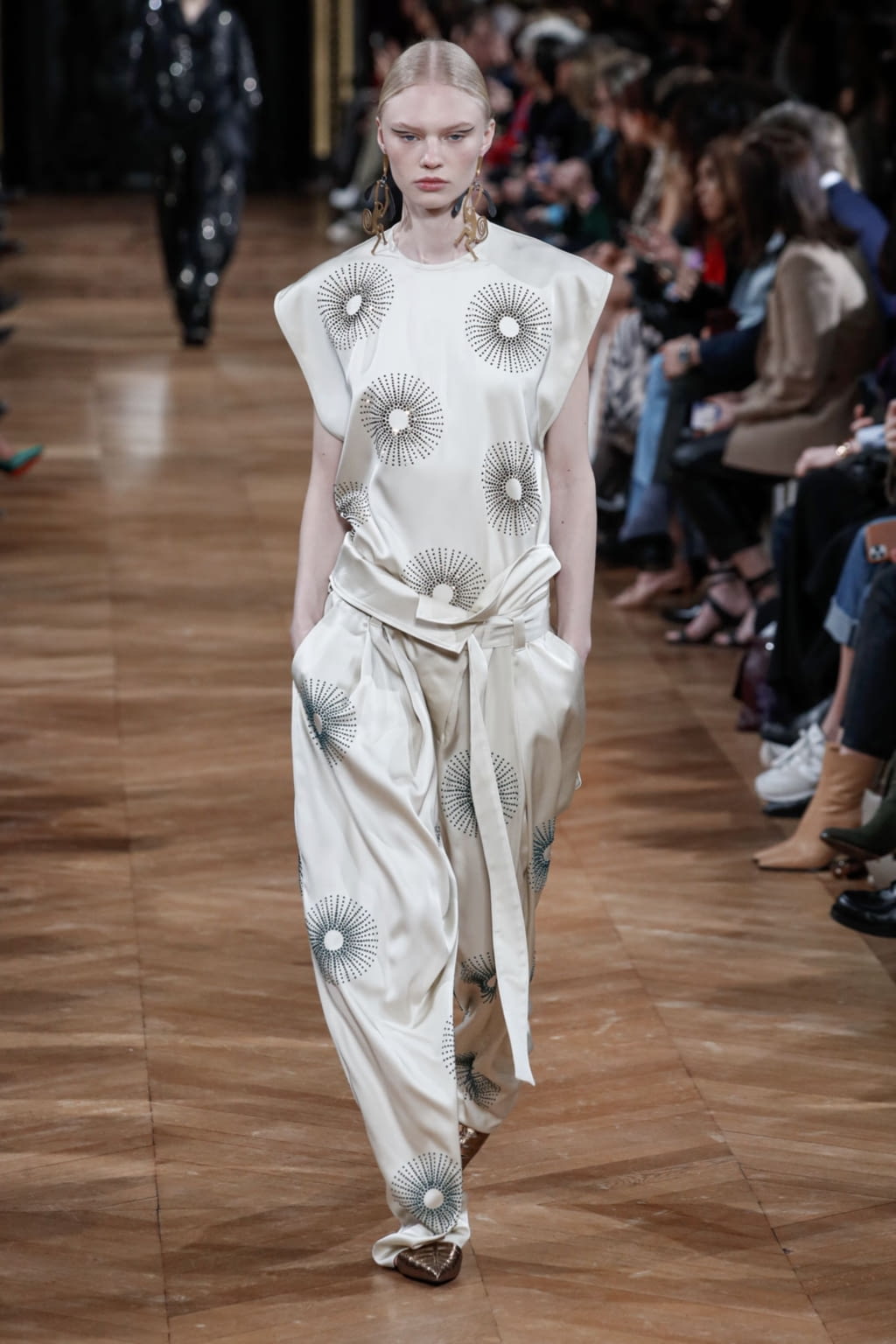 Fashion Week Paris Fall/Winter 2020 look 46 from the Stella McCartney collection womenswear
