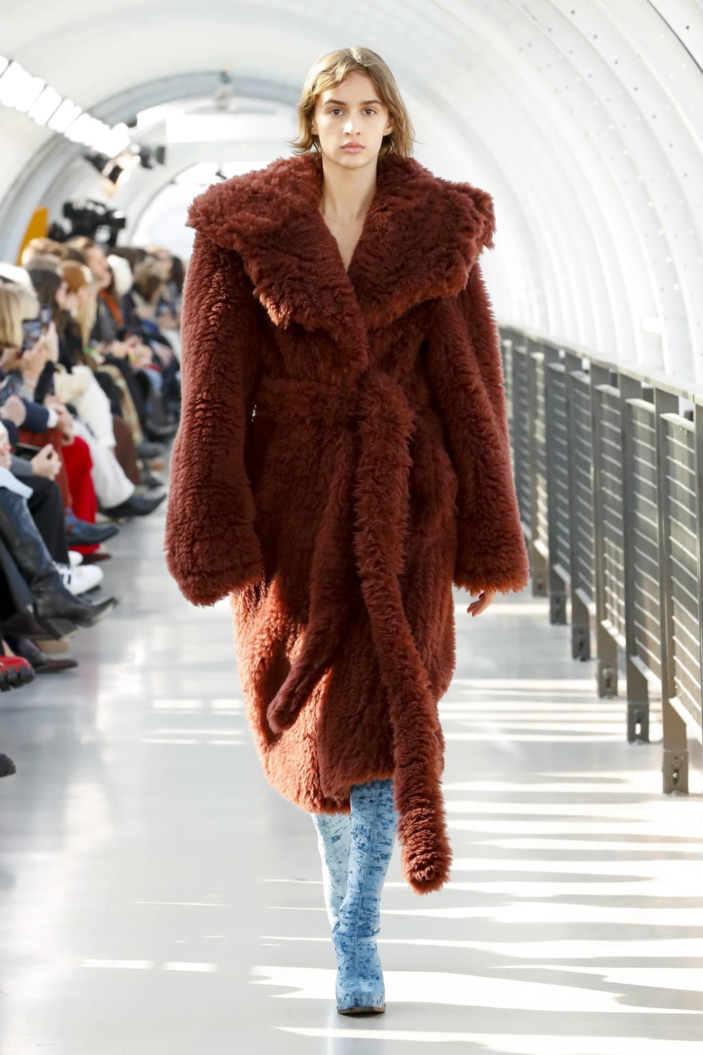 Fashion Week Paris Fall/Winter 2022 look 10 from the Stella McCartney collection womenswear