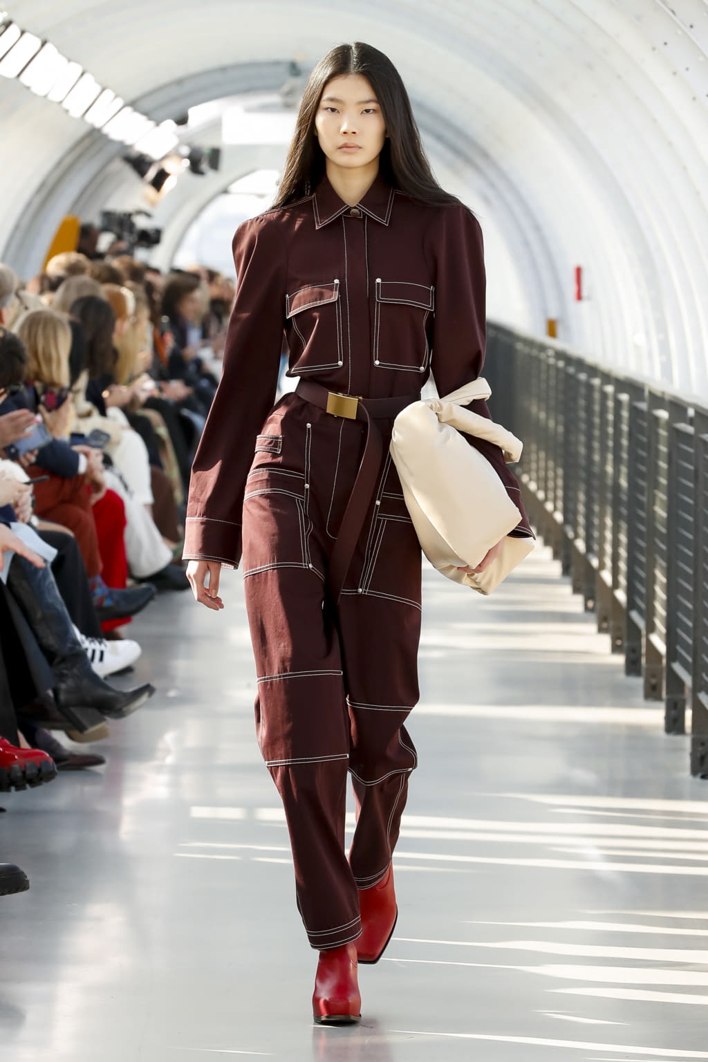 Fashion Week Paris Fall/Winter 2022 look 16 de la collection Stella McCartney womenswear