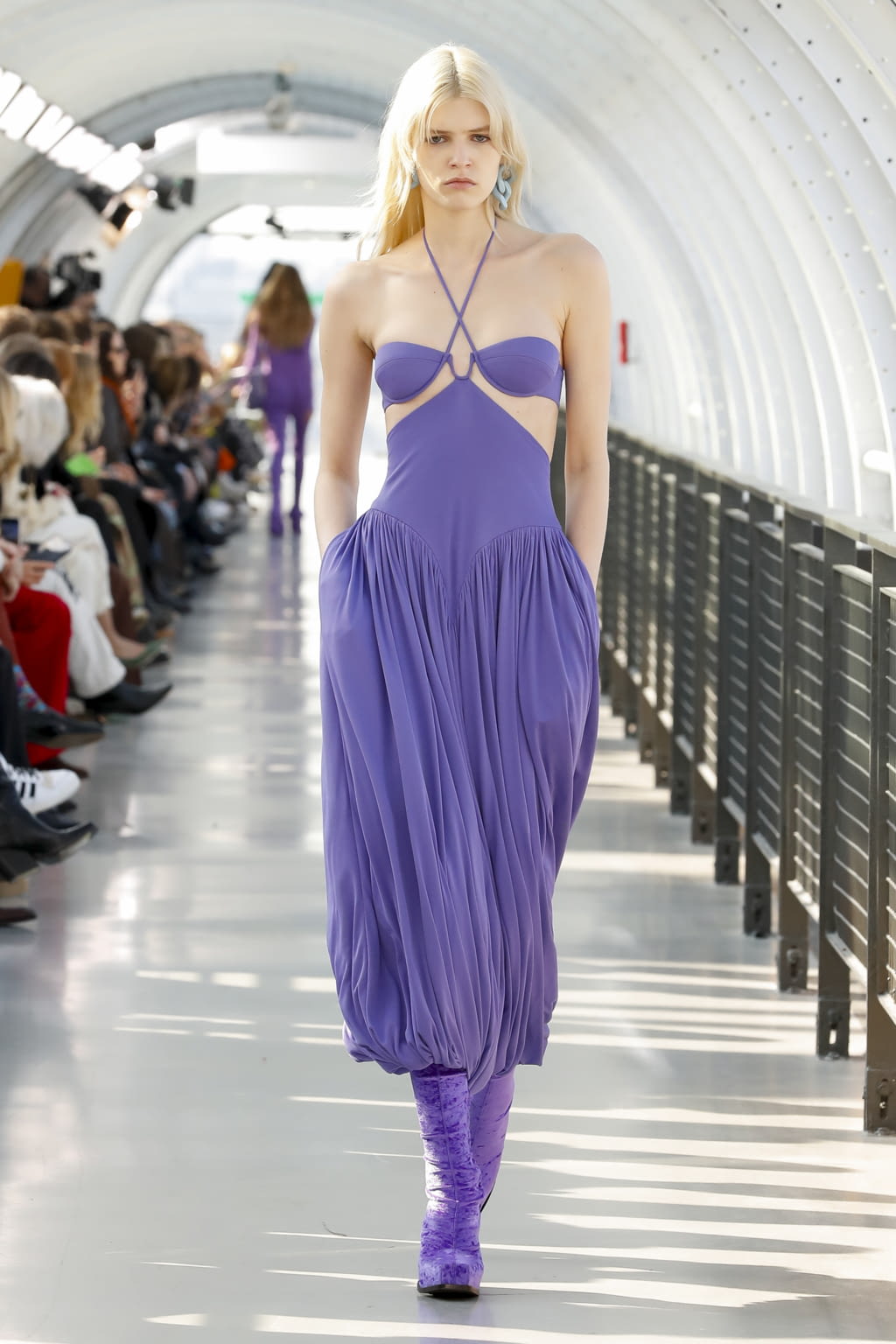 Fashion Week Paris Fall/Winter 2022 look 19 from the Stella McCartney collection womenswear