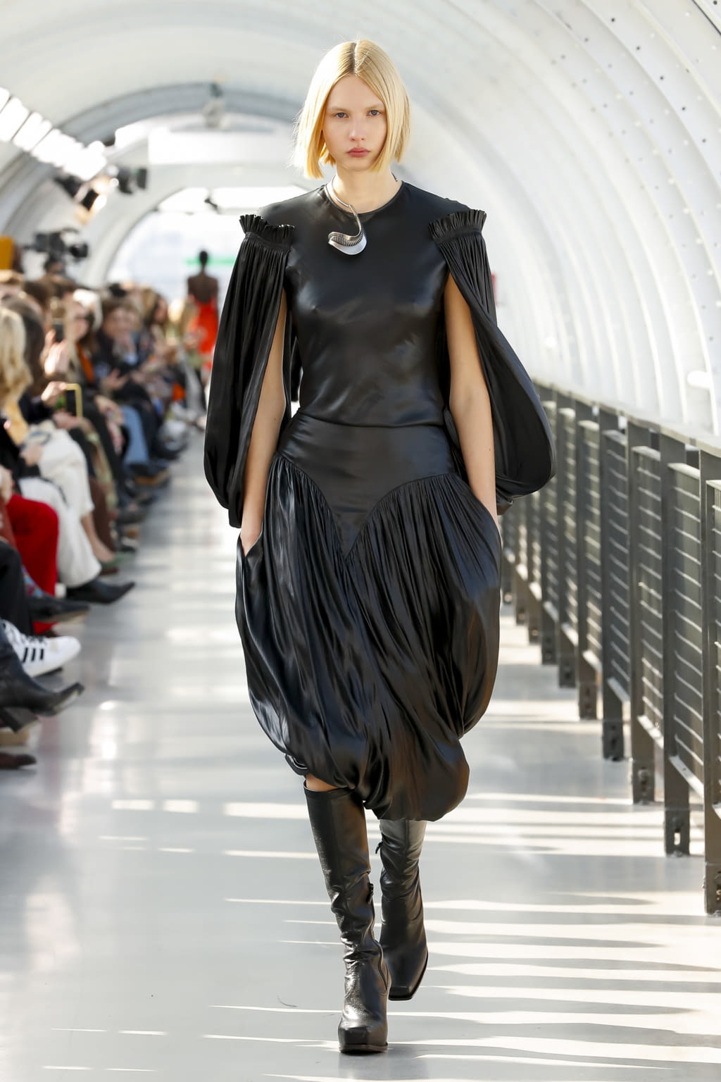 Fashion Week Paris Fall/Winter 2022 look 39 de la collection Stella McCartney womenswear