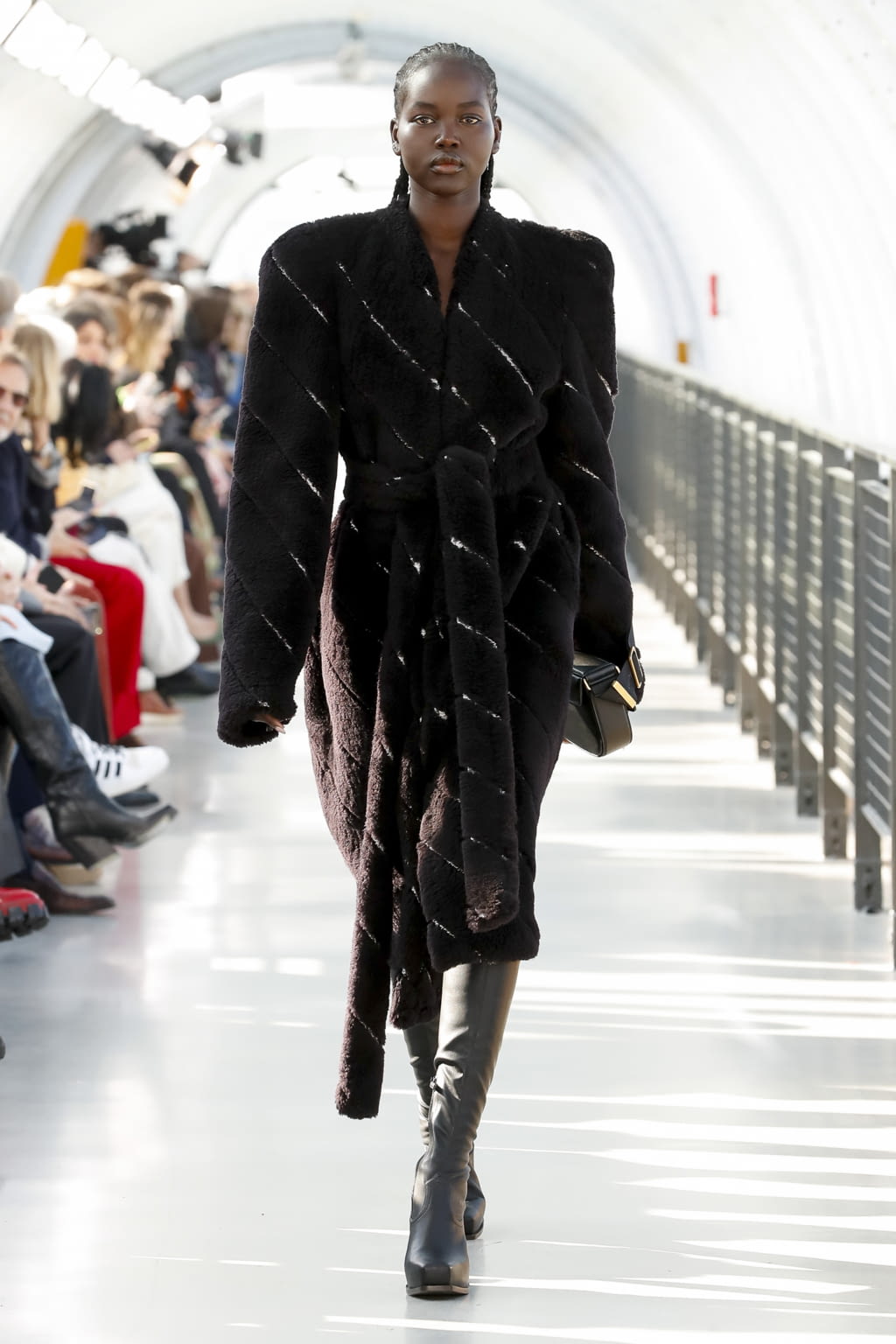 Fashion Week Paris Fall/Winter 2022 look 40 from the Stella McCartney collection womenswear