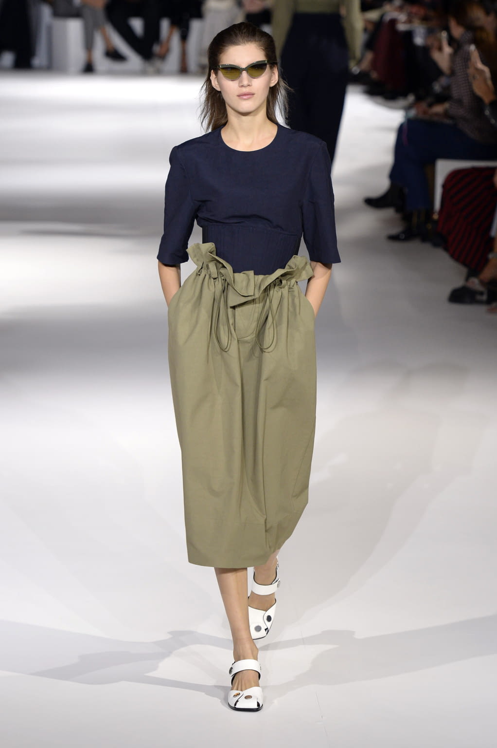 Fashion Week Paris Spring/Summer 2017 look 6 de la collection Stella McCartney womenswear