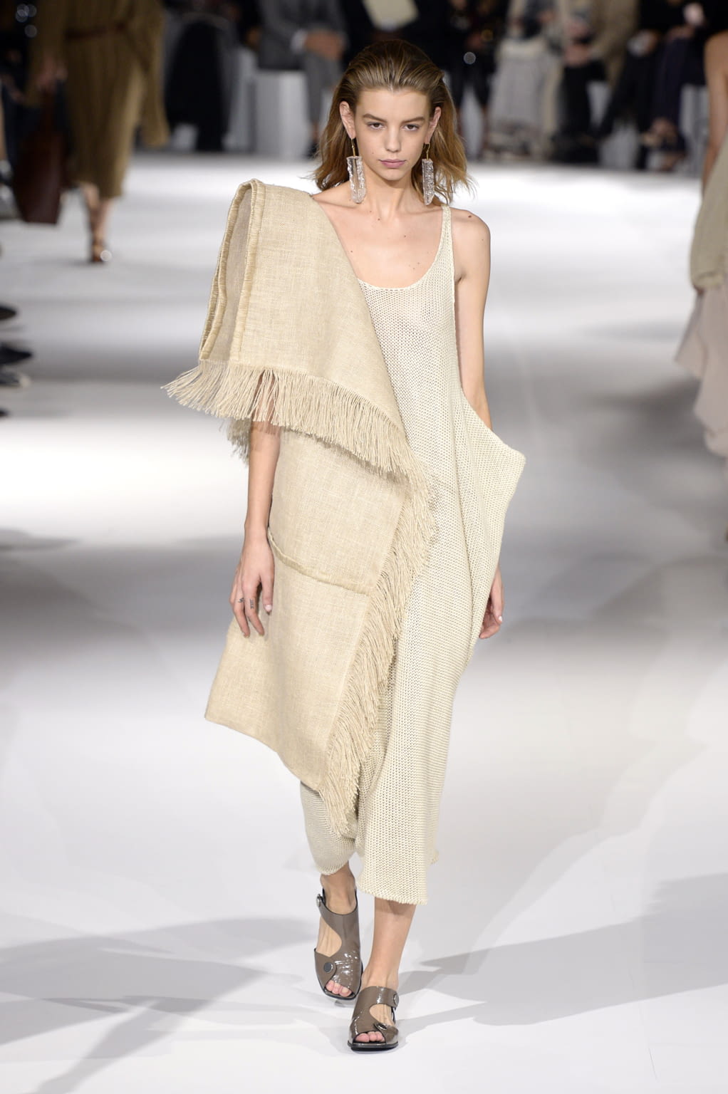 Fashion Week Paris Spring/Summer 2017 look 15 from the Stella McCartney collection womenswear