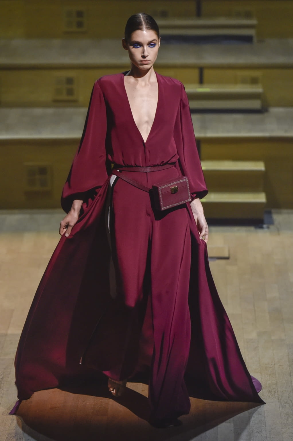 Fashion Week Paris Fall/Winter 2018 look 8 from the Stephane Rolland collection couture