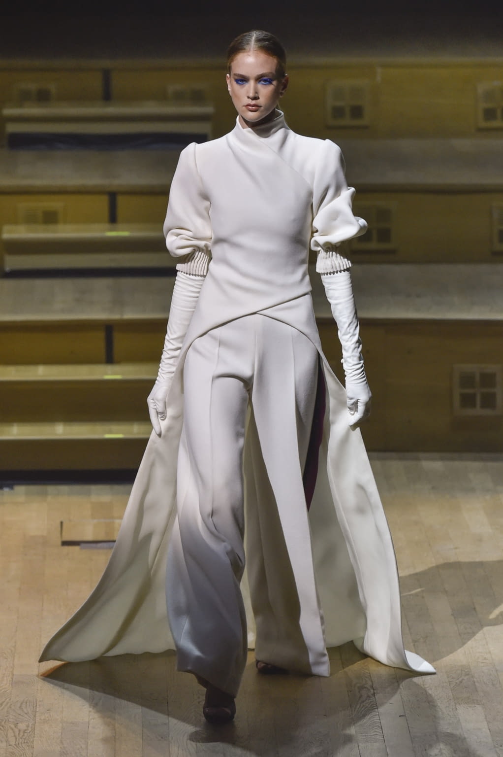 Fashion Week Paris Fall/Winter 2018 look 10 from the Stephane Rolland collection couture