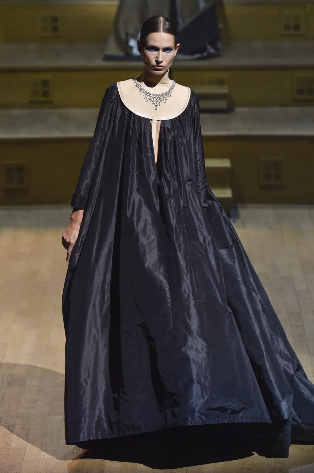 Fashion Week Paris Fall/Winter 2018 look 24 from the Stephane Rolland collection 高级定制