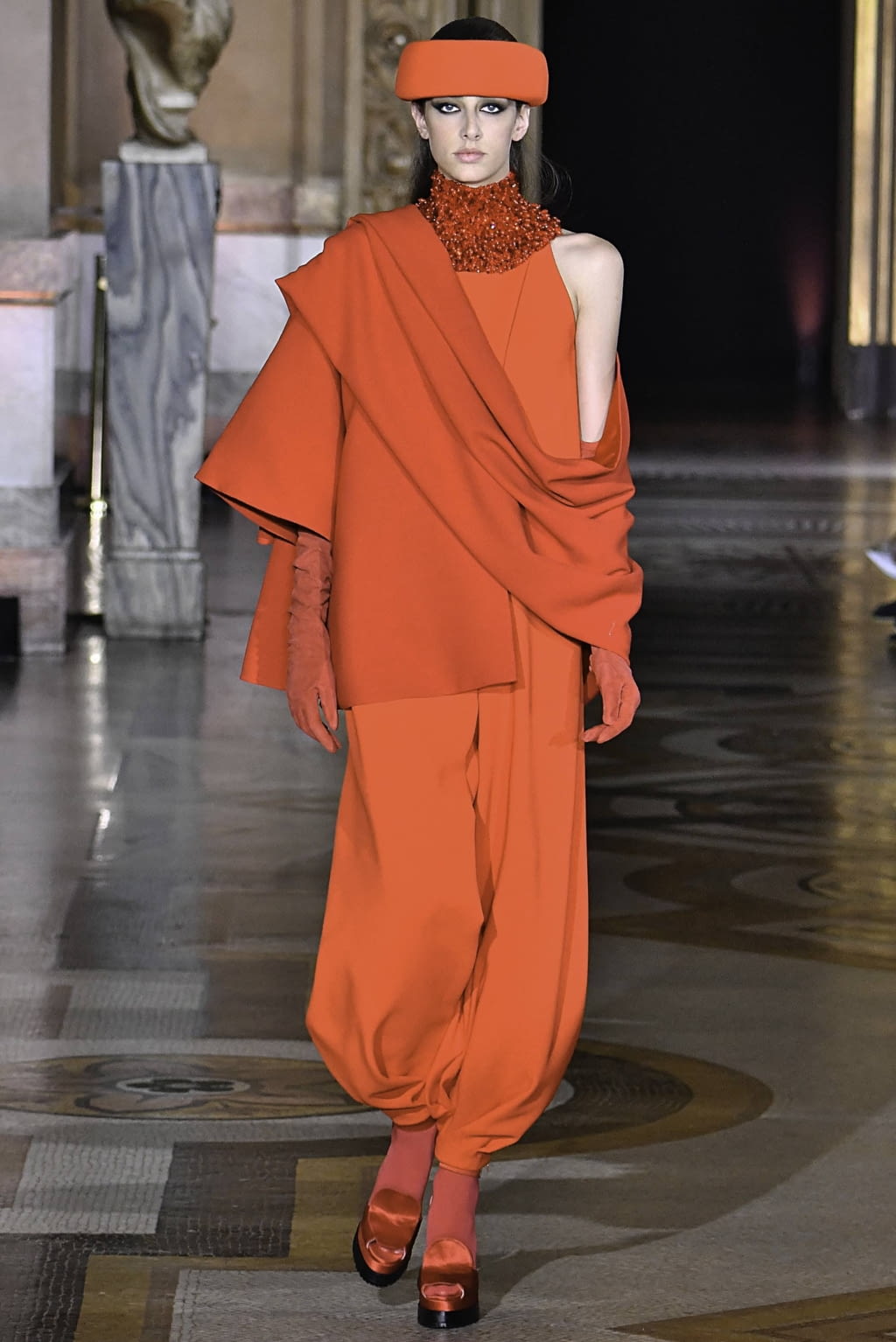 Fashion Week Paris Fall/Winter 2019 look 2 de la collection Stephane Rolland couture