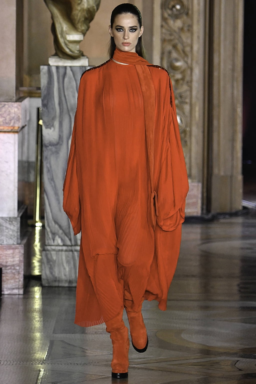 Fashion Week Paris Fall/Winter 2019 look 4 from the Stephane Rolland collection 高级定制