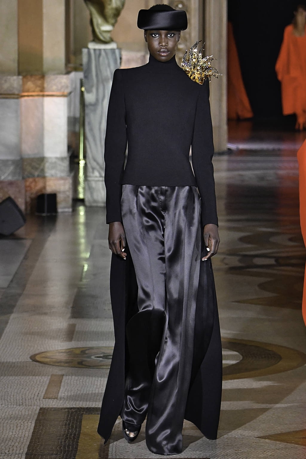 Fashion Week Paris Fall/Winter 2019 look 8 from the Stephane Rolland collection couture