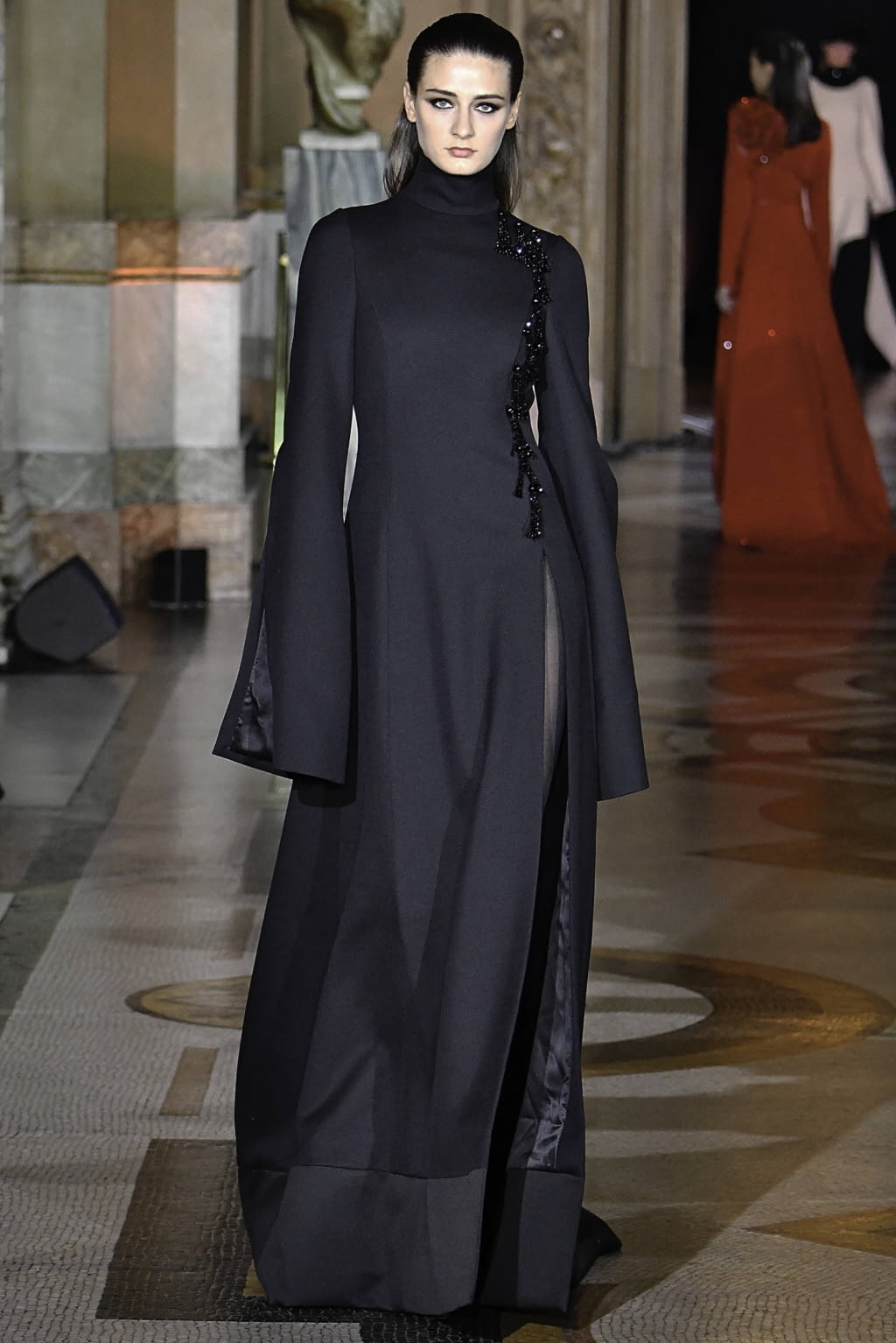 Fashion Week Paris Fall/Winter 2019 look 11 from the Stephane Rolland collection couture