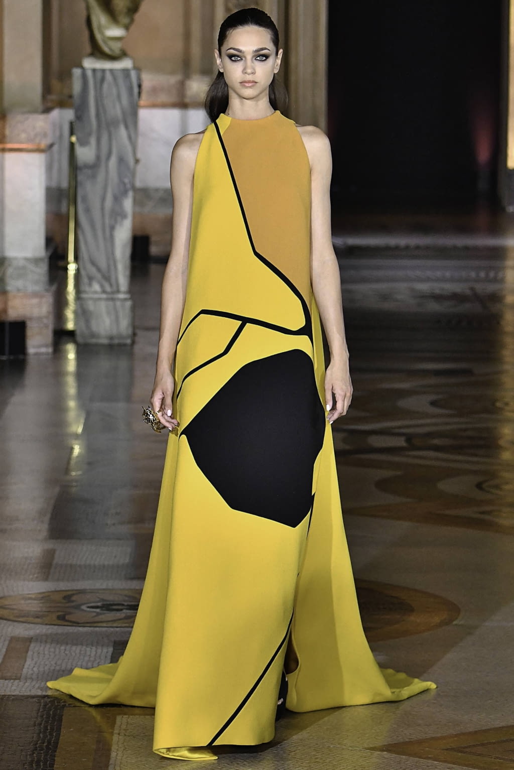 Fashion Week Paris Fall/Winter 2019 look 19 from the Stephane Rolland collection 高级定制