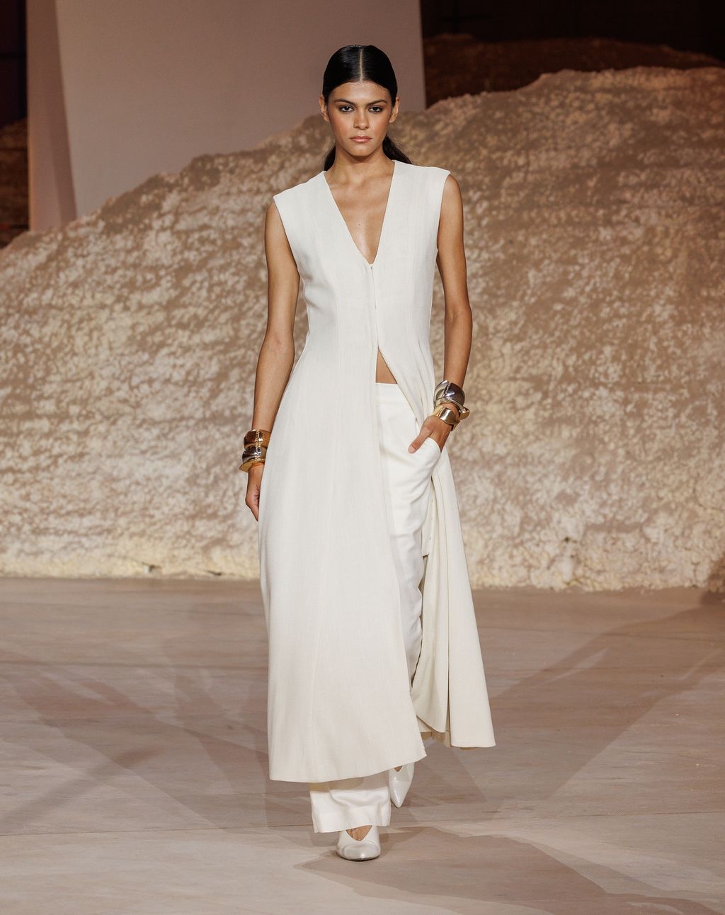 Fashion Week Paris Spring/Summer 2024 look 1 from the Abadia - Saudi 100 collection womenswear