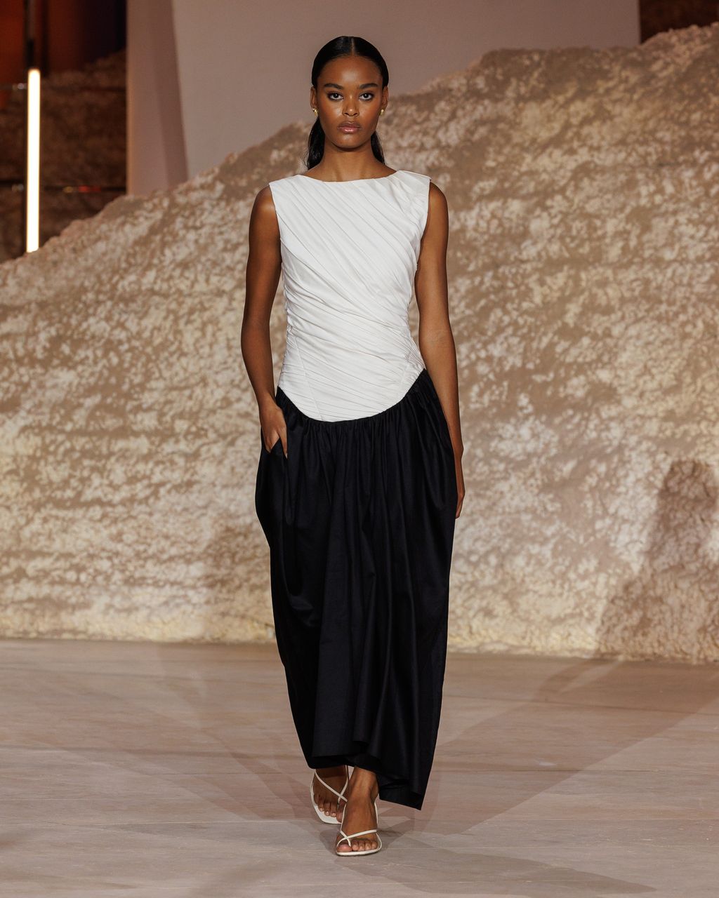 Fashion Week Paris Spring/Summer 2024 look 4 from the Abadia - Saudi 100 collection 女装