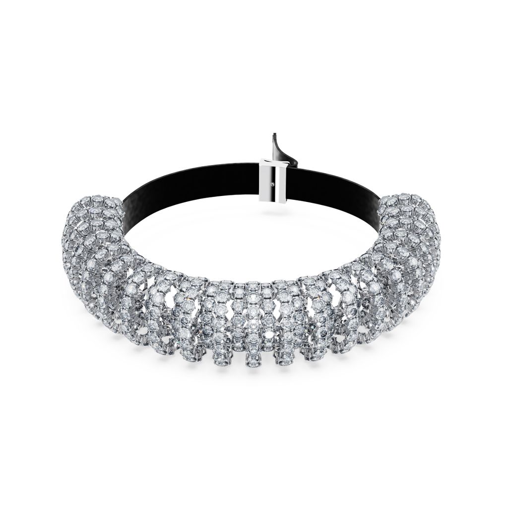 Fashion Week Paris Fall/Winter 2024 look 24 from the Swarovski collection womenswear accessories