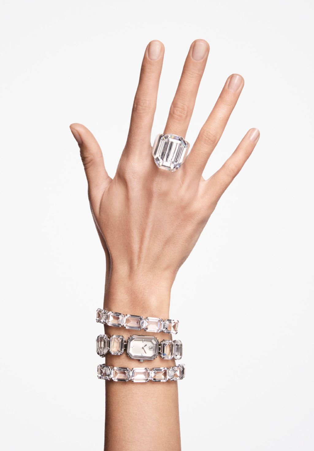 Fashion Week Paris Fall/Winter 2024 look 11 de la collection Swarovski womenswear accessories