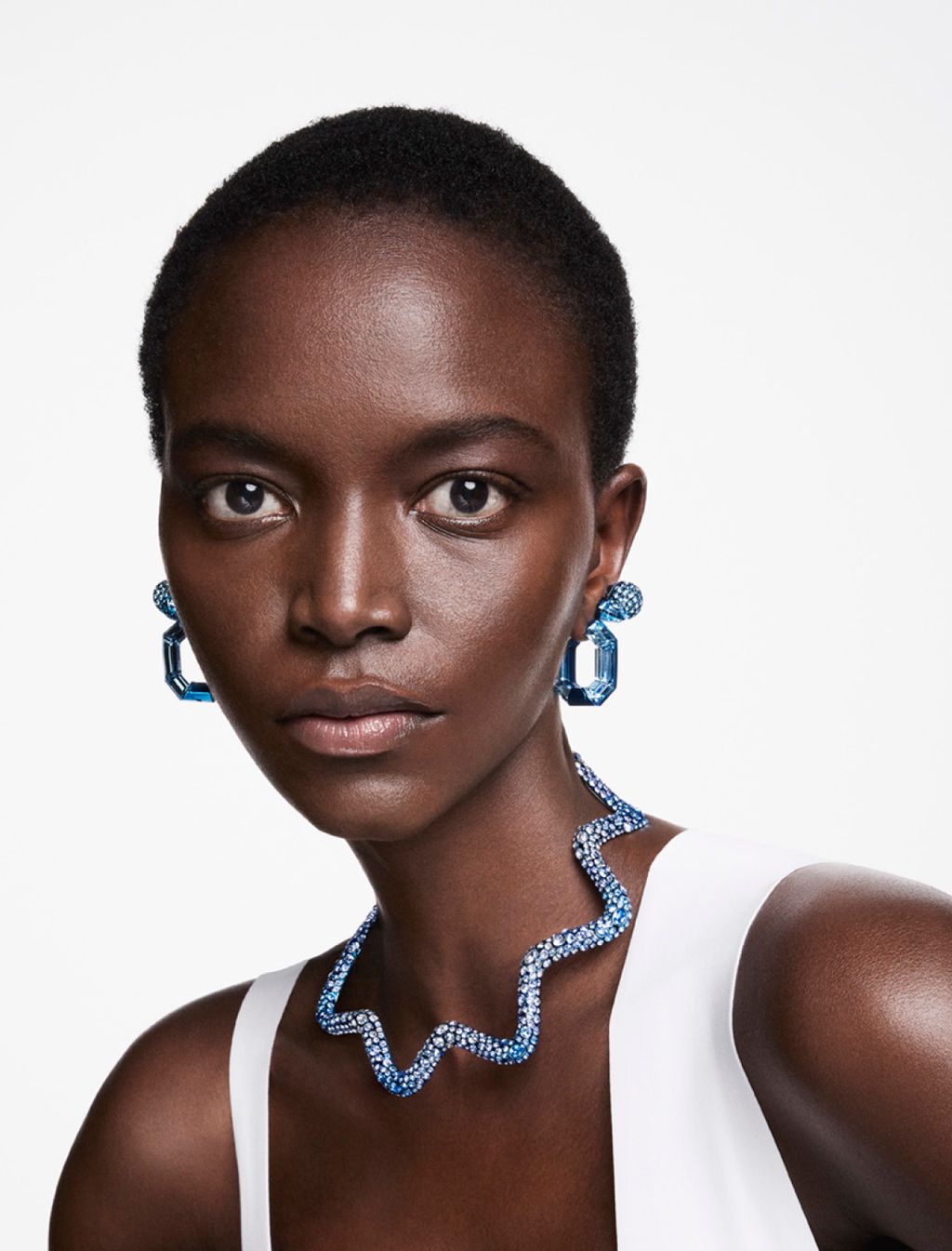 Fashion Week Paris Fall/Winter 2024 look 1 from the Swarovski collection womenswear accessories