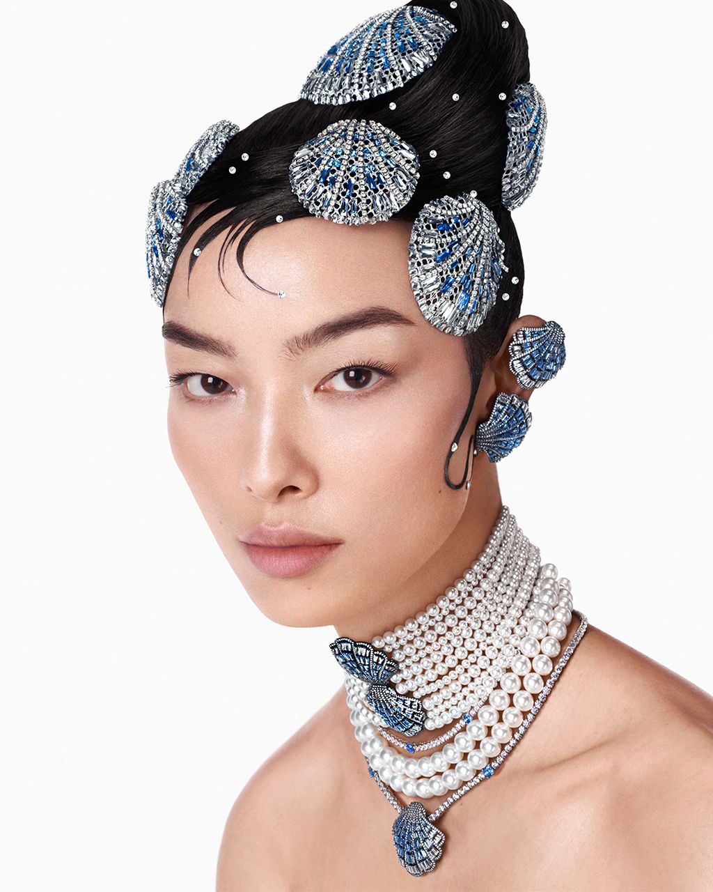 Fashion Week Paris Spring/Summer 2024 look 2 de la collection Swarovski womenswear accessories