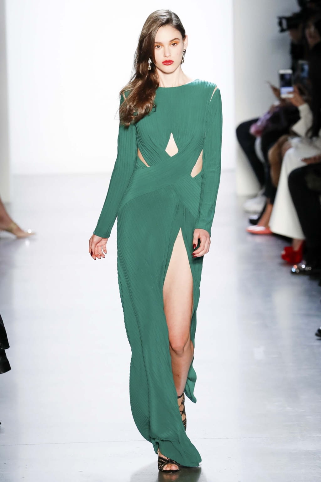 Fashion Week New York Fall/Winter 2018 look 9 from the Tadashi Shoji collection womenswear